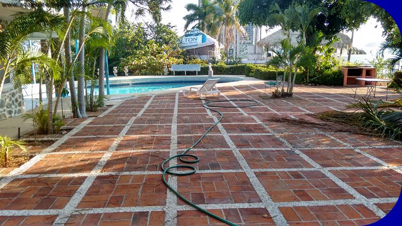 CASA VENTA TERRENO 2400 CONDESA REMODELAR